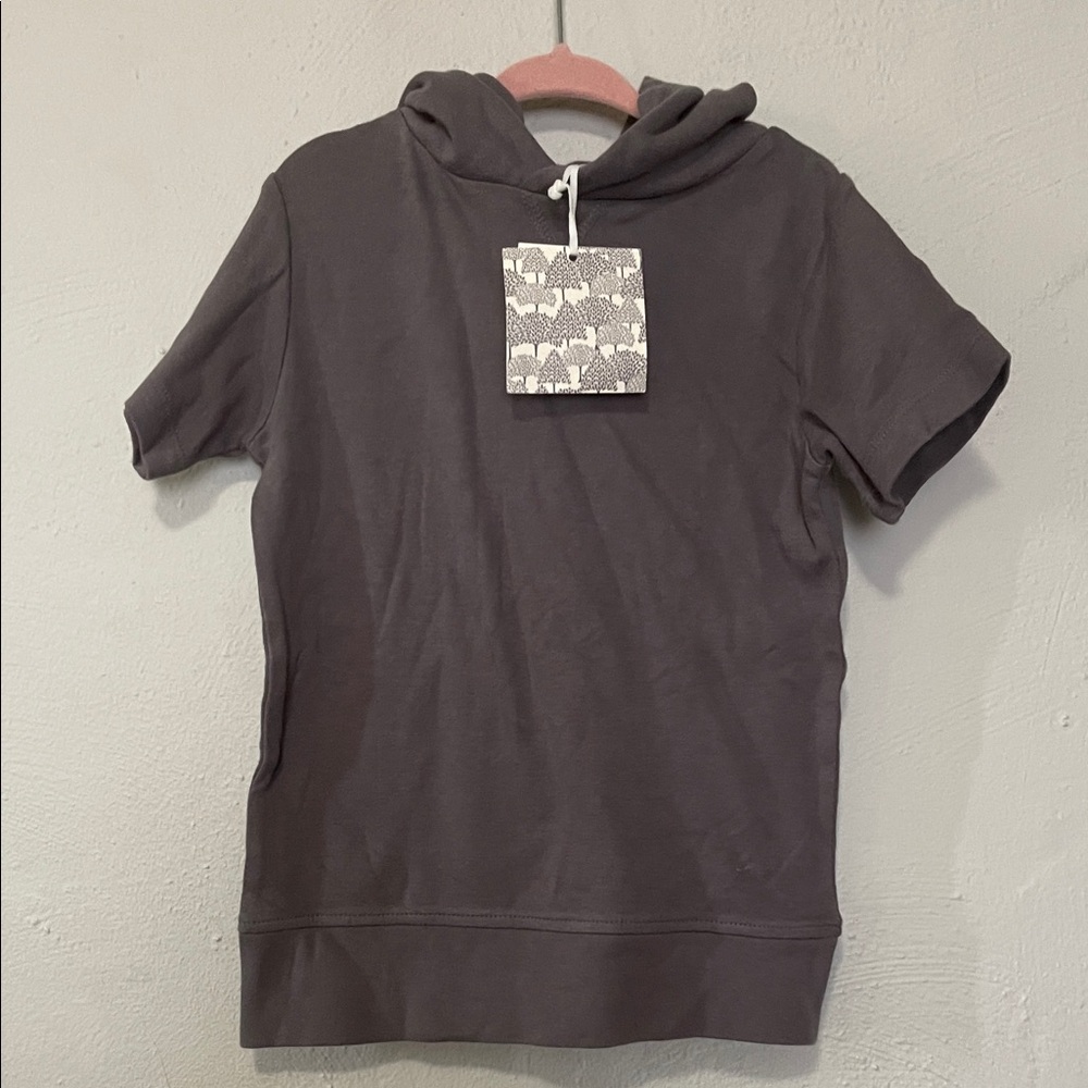 Kate Quinn Short Sleeve Hooded Tee in Charcoal